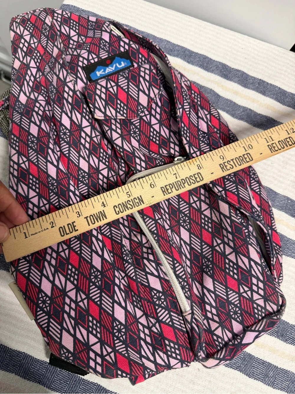 KAVU Rope Sling Backpack Pink Black Geometric Crossbody Travel Hiking Bag
